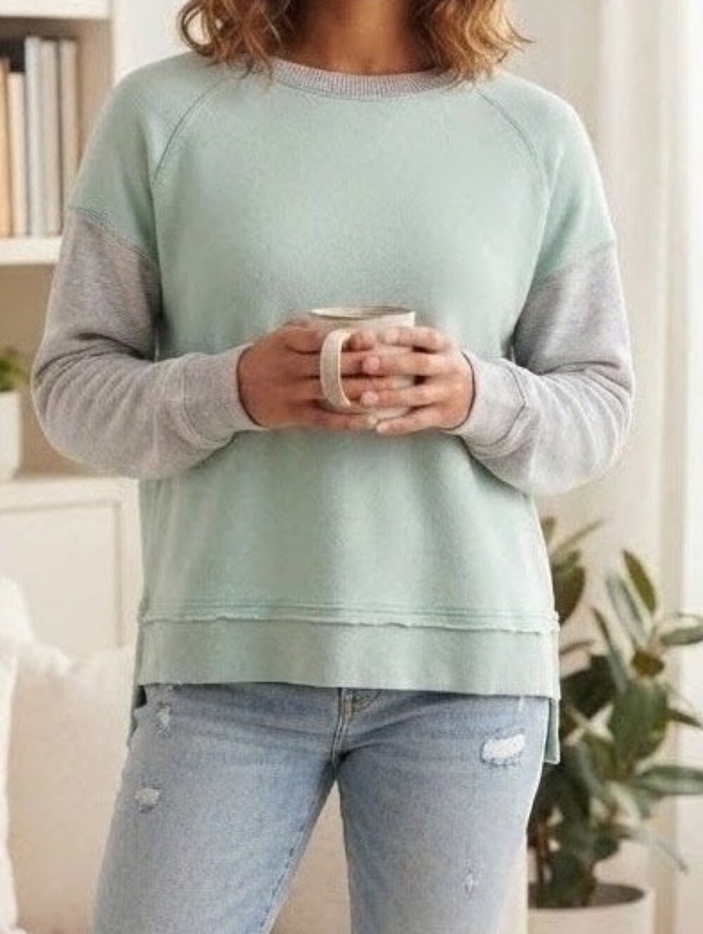 American Eagle Cozy Two-Tone Mint & Gray Long Sleeve Jeggins Fit Crewneck - Sz S
